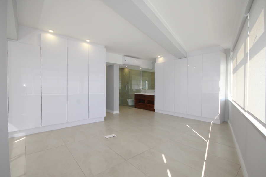 3 Bedroom Property for Sale in Three Anchor Bay Western Cape